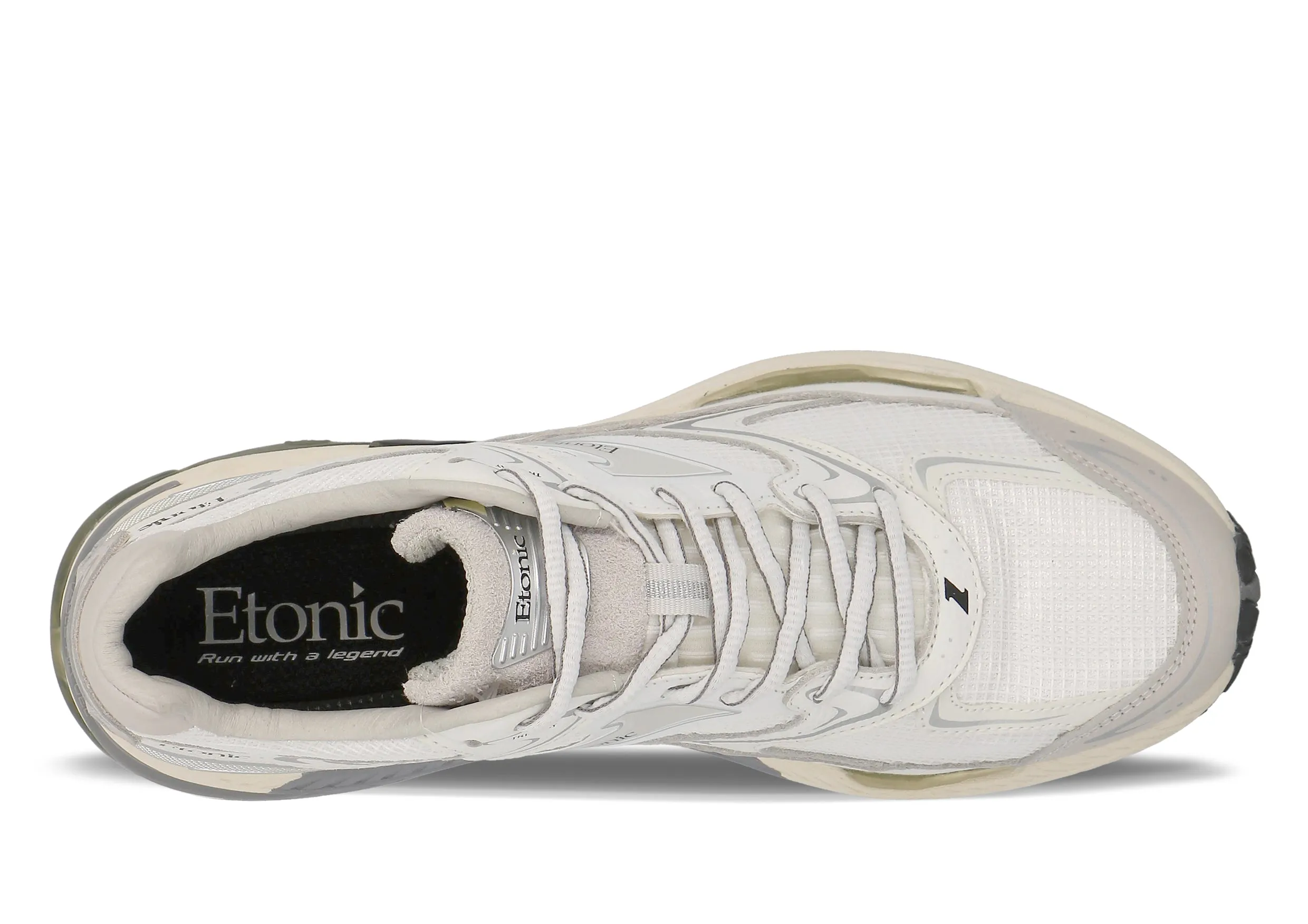 Etonic Evolution sneakers in white mesh fabric and beige suede leather with white, silver and yellow details.