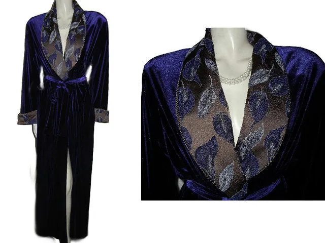 NEW GORGEOUS DIAMOND TEA LUXURIOUS WRAP-STYLE VELVET VELOUR ROBE IN AMETHYST WITH FLORAL & LEAVES BROCADE COLLAR & CUFFS - SIZE LARGE